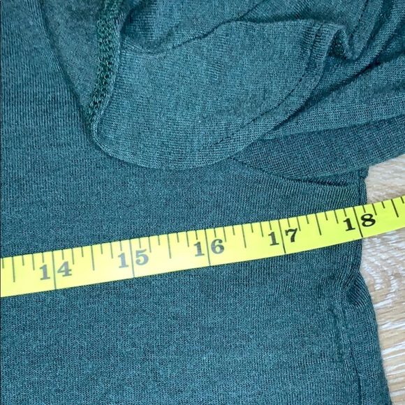 Loft-Ruffle Turtleneck Top EUC - Picture 9 of 9